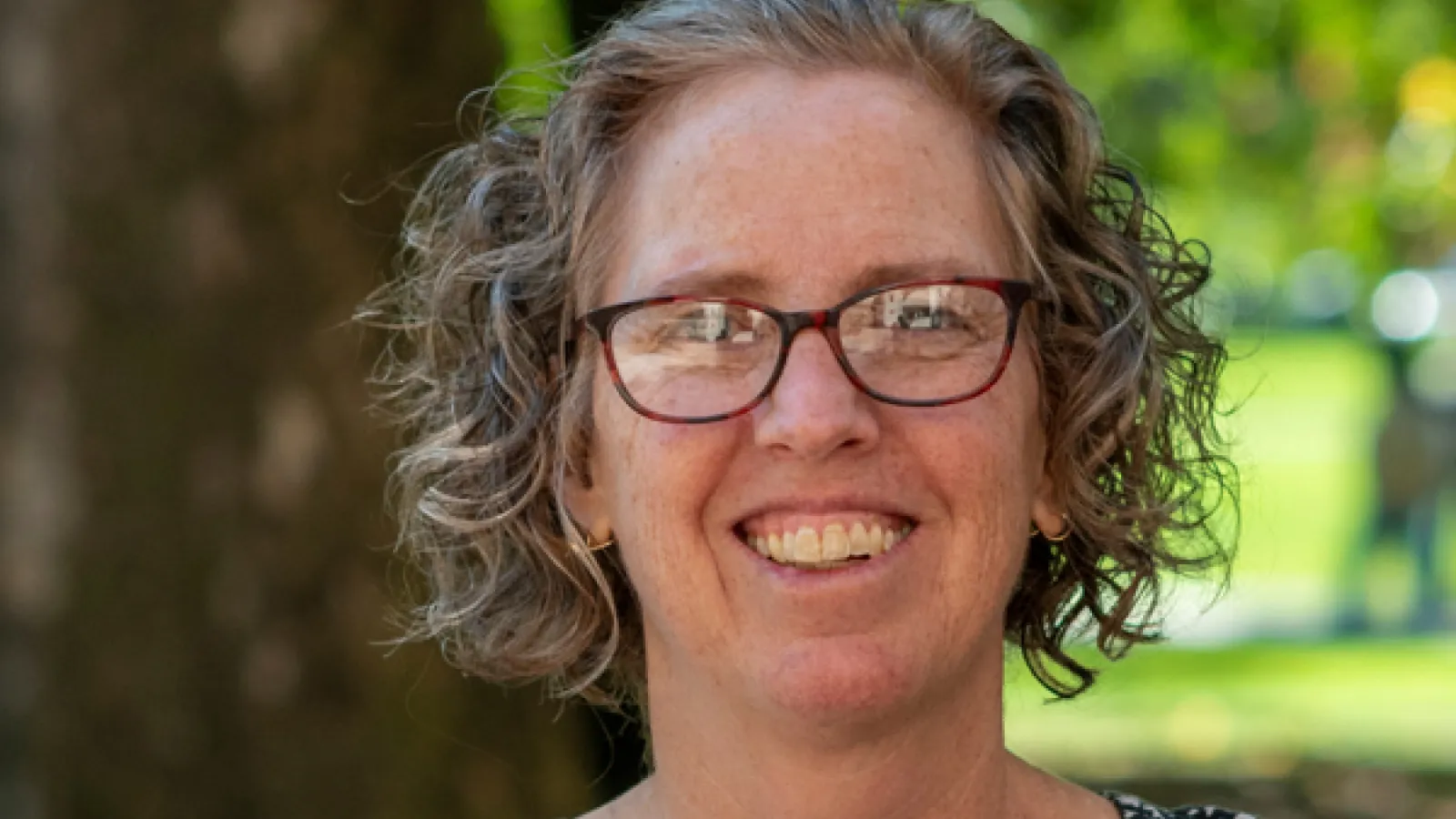 Photo of Dr. Becky Mansfield