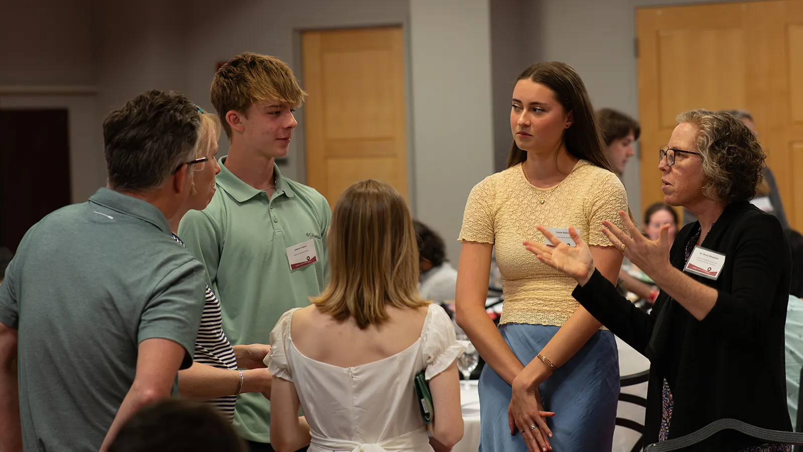 Dr. Becky Mansfield and students