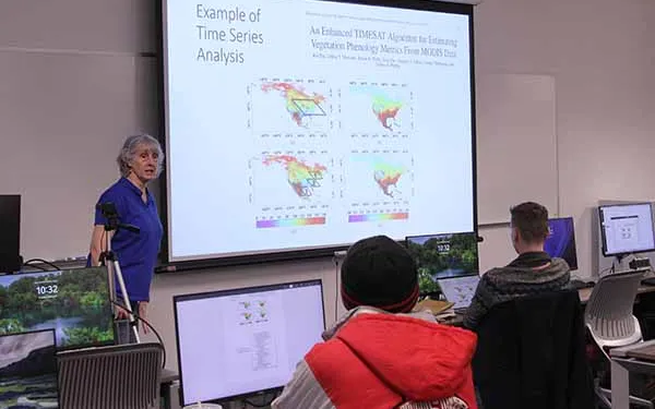 Dr Tammy Parece lecturing in GEOG5225