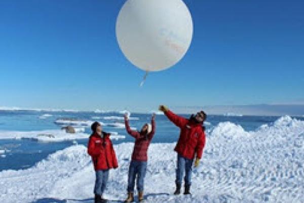 Antarctic Baloon launch