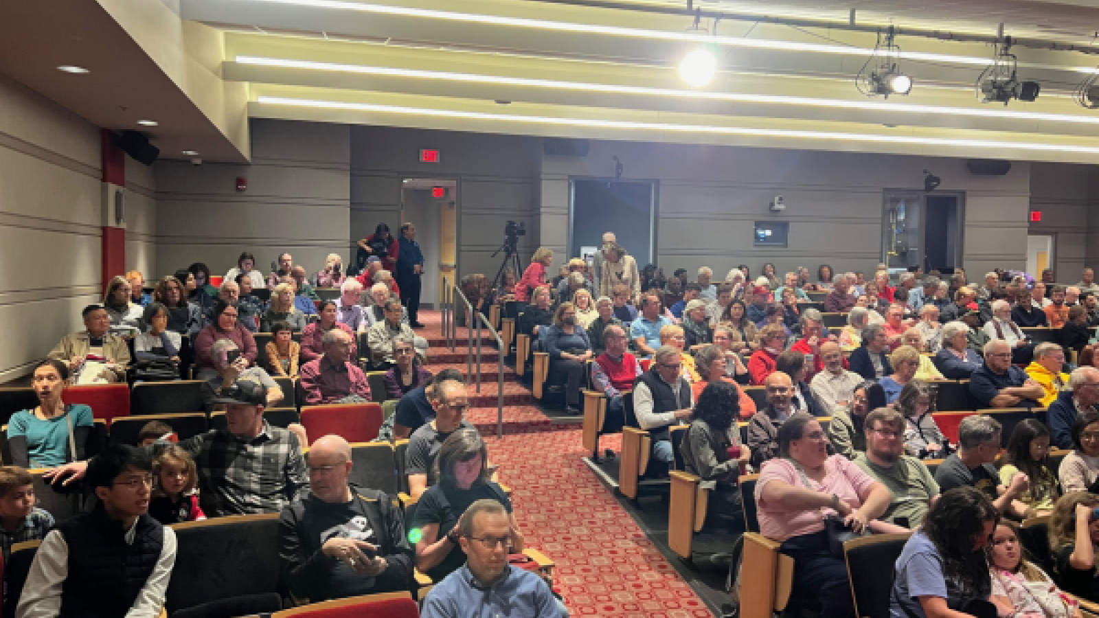 Crowd at Science Sundays