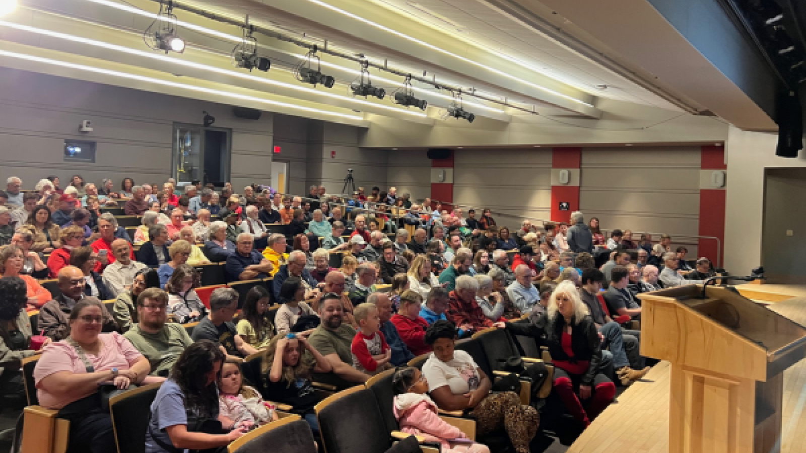 Crowd at Science Sundays